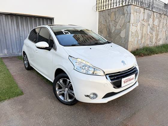 PEUGEOT 208 1.6 GRIFFE 16V FLEX 4P AUTOMÁTICO PEUGEOT 208 1.6 GRIFFE 16V FLEX 4P AUTOMÁTICO
